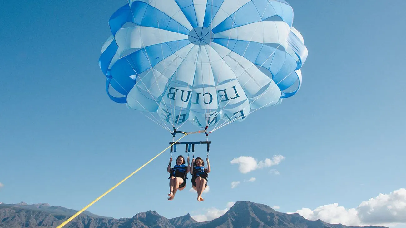 Parascending (from Puerto Colon)